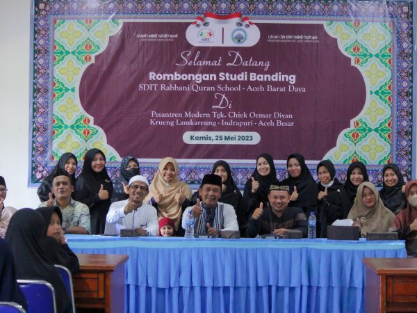 Oemar Diyan Jamu Studi Banding Rombongan SDIT Rabbani Quran School ABDYA