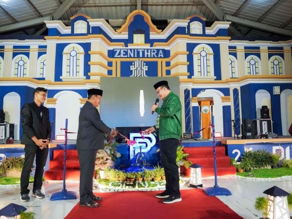 Santri Kelas X Aliyah Pesantren Oemar Diyan Tampilkan Spektakel Seni di Panggung Gembira